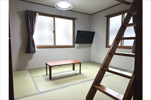 Japanese-Style Room 107 ft2 with 85 ft2 loft