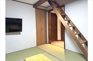 Japanese-Style Room 98 ft2 with 64 ft2 loft
