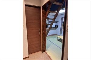 Japanese-Style Room 98 ft2 with 64 ft2 loft