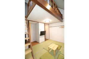 Japanese-Style Room 107 ft2 with 88 ft2 loft
