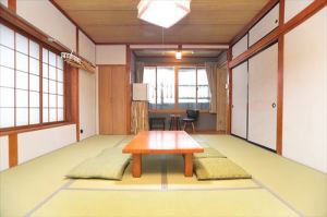 Japanese-Style Room 196 ft2